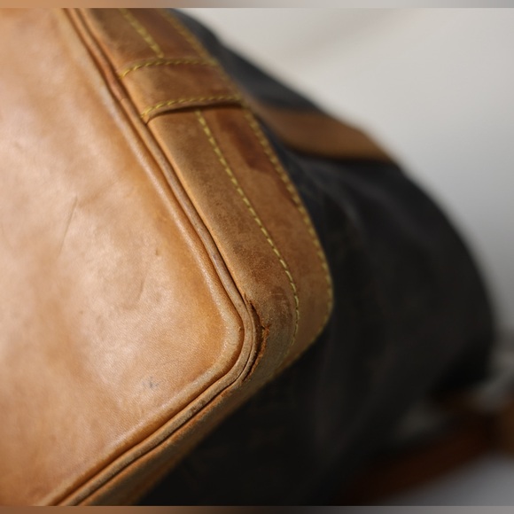 Louis Vuitton Bucket Bag - Picture 7 of 9